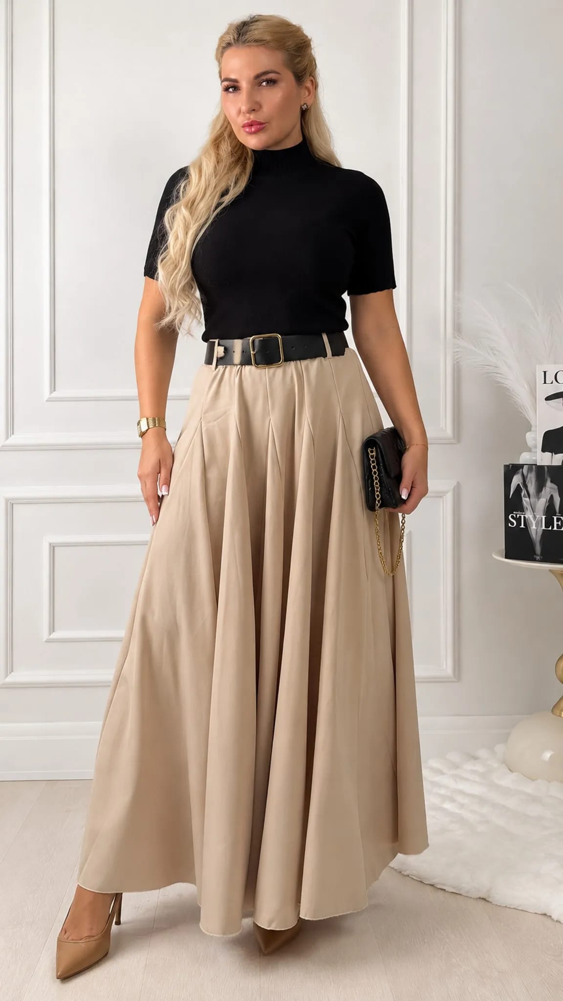 Elegant maxi skirt with belt