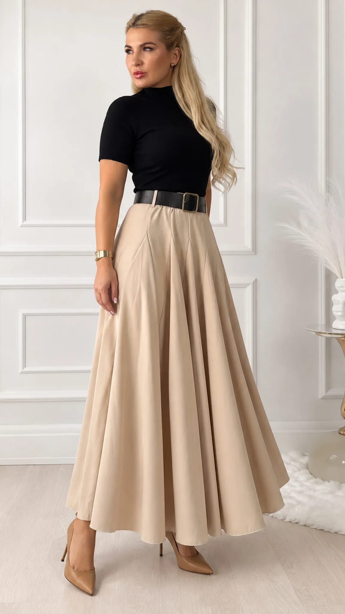 Elegant maxi skirt with belt