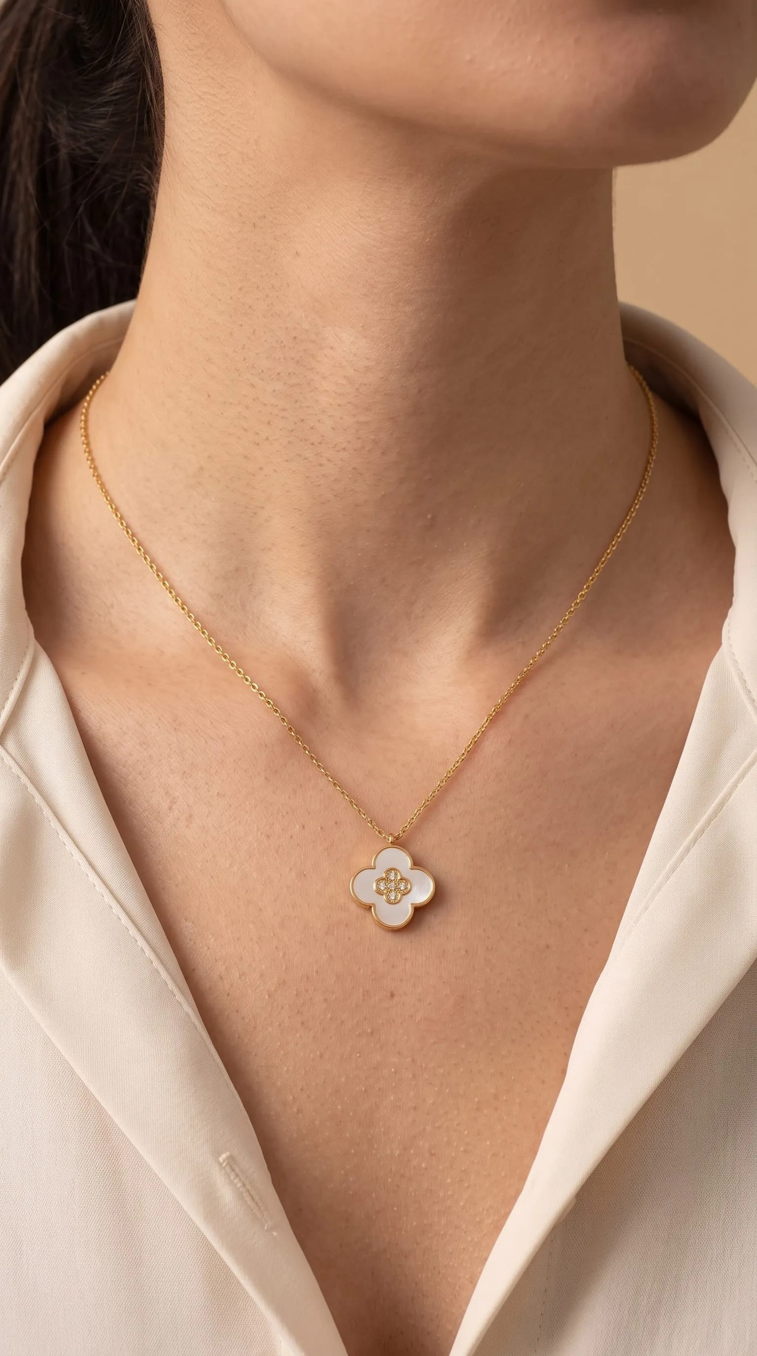 Cloversi Clover Pearl – Mother-of-pearl clover necklace